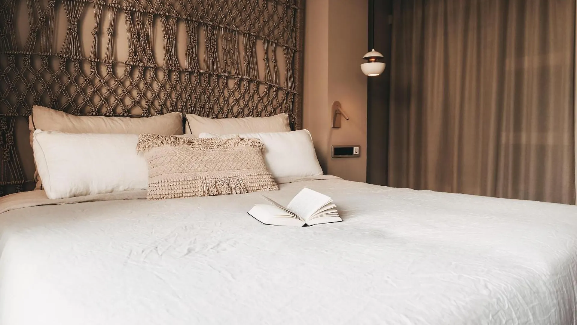 Barefoot Hotel Mallorca Puerto Colom İspanya